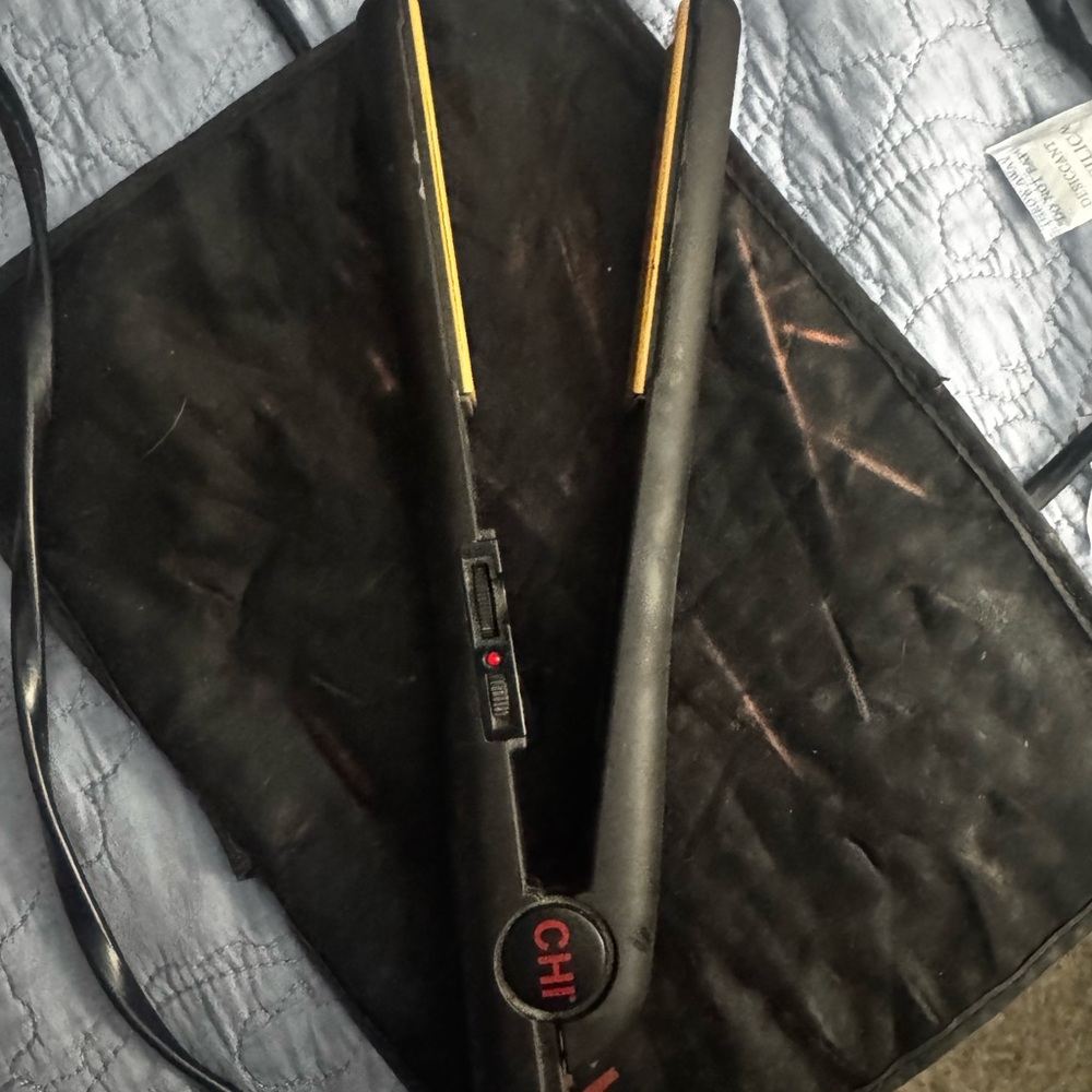 CHI Black 1” Hair Straightener up to 410° - Picture 3 of 8